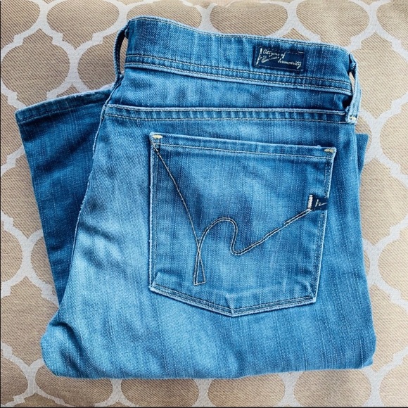 🌸SOLD🌸 Citizens of Humanity Low Flare Jeans - Picture 2 of 8